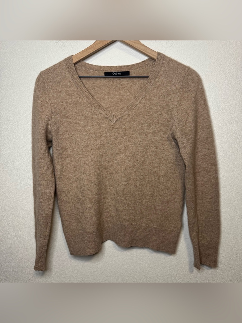 Quince V Neck Cashmere Sweater - S